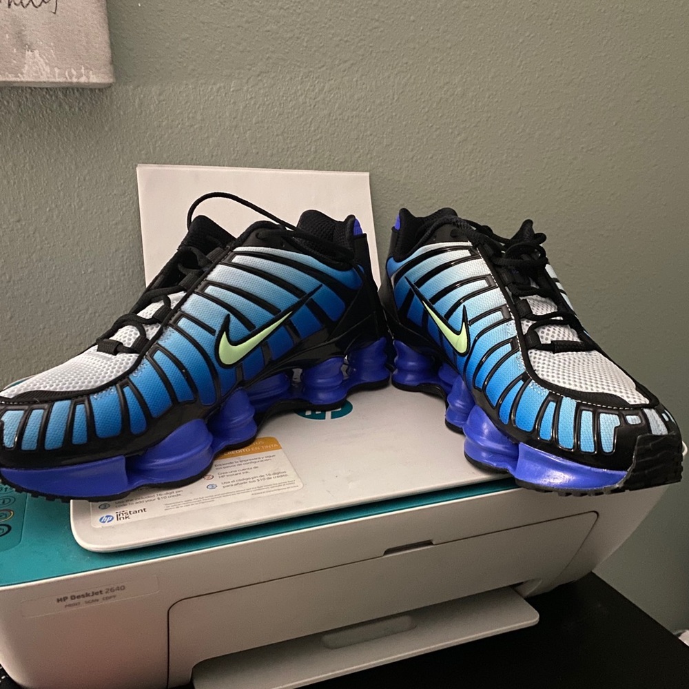 Nike shox men 9.5